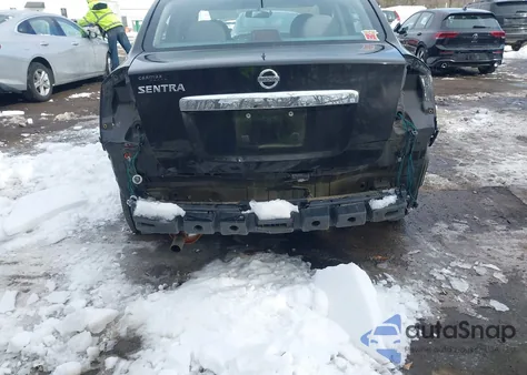 2010 Nissan Sentra 2.0S z USA, uszkodzony, nr VIN 3N1AB6AP9AL637747